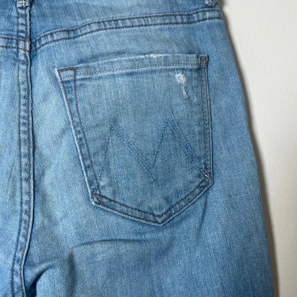 MOTHER Insider Crop Step Fray Jeans WomenSize 26 Light Wash Distressed High Rise